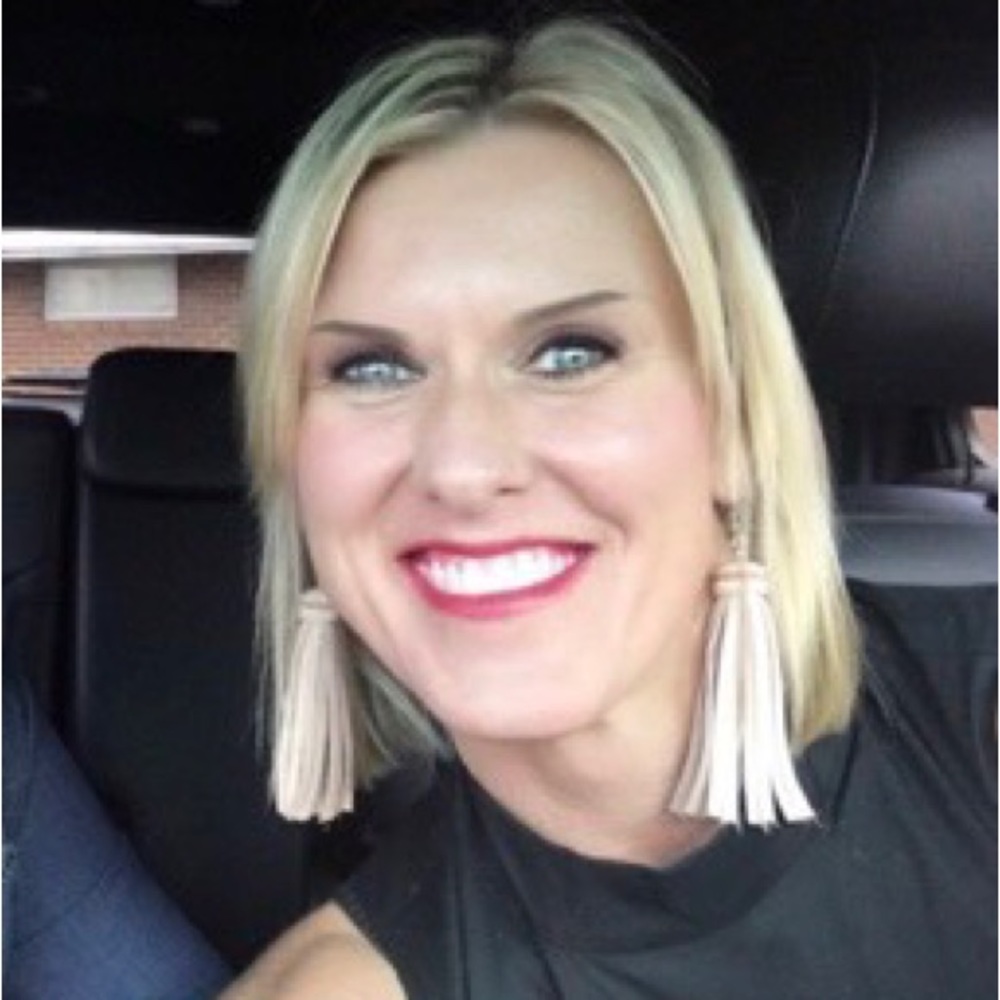 Hi! I'm Leslie :) lots of great items for sale